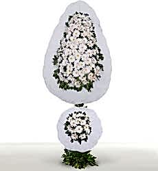 Beyaz gerbera ile hazırlanmış iki katlı ayaklı nikah, düğün ve açılış çiçeği