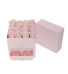 Çekmeceli Pembe Kutu İçinde 16 Pembe Gül ve 4 Lezzetli Makaron