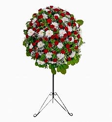 Kırmızı gül, beyaz gerbera, cipsofilya ve yeşillikler ile hazırlanmış açılış, düğün, nişan ve nikah çiçeği.