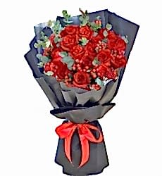 20 Kırmızı Gül Buketi Hiperikumlu