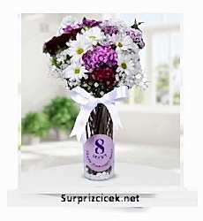 Kadınlar Günü Temalı Vazoda Hüsnüyusuf ve Papatya