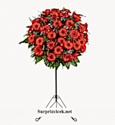 Kırmızı Gerberalardan Hazırlanmış Ferforje Aranjmanı