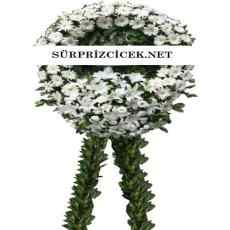 Beyaz Çiçeklerle Cenaze Çelengi