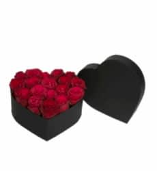 Kalp Kutuda Kırmızı Güller – Özel Romantik Hediye