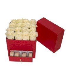  25 fresh white roses,